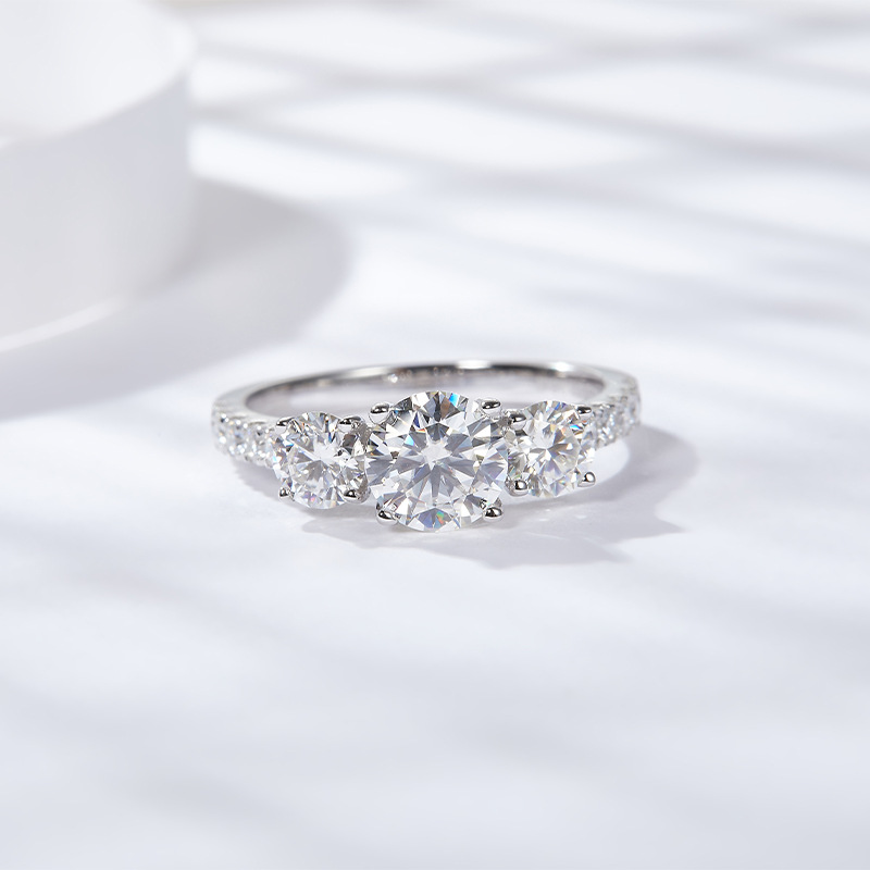 HTOTOH 3 Stone 1 Carat D Color - Moissanite Engagement Ring 1 Carat 评论和价格